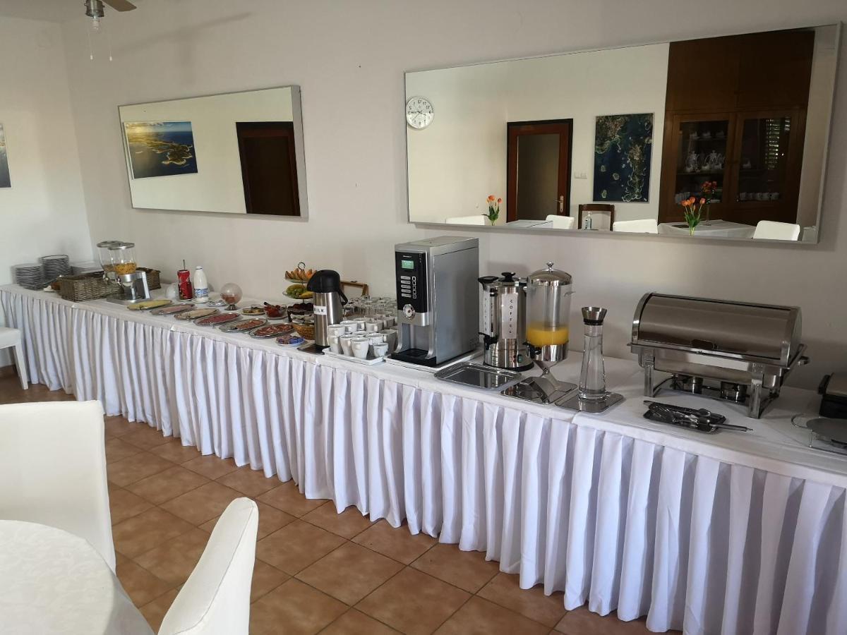 Bed & Breakfast Anita Medulin Bagian luar foto