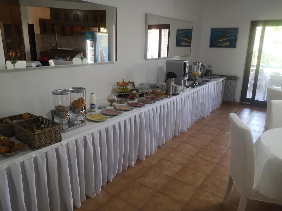 Bed & Breakfast Anita Medulin Bagian luar foto